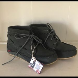 Oliberte moccasin boots brand new size 7